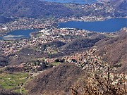 71 Splendido panorama dal Monte Tesoro sulla valle e i laghi dell'Adda